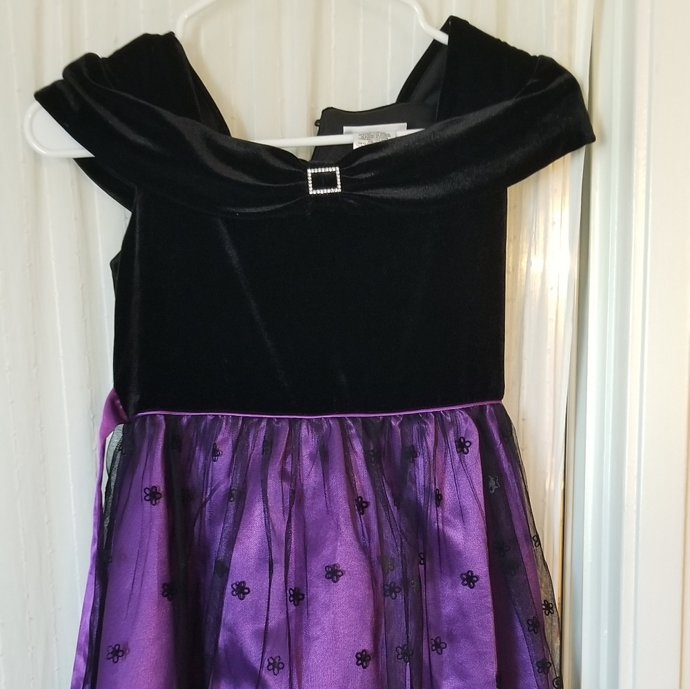 Girls dress purple black festive size 8 Christmas